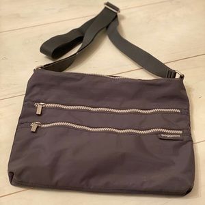 Baggalleni Grey Crossbody Bag